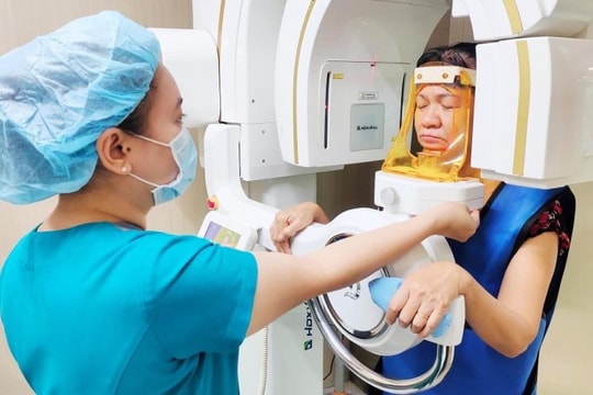 Người cao tuổi trồng răng Implant cần lưu ý những gì?