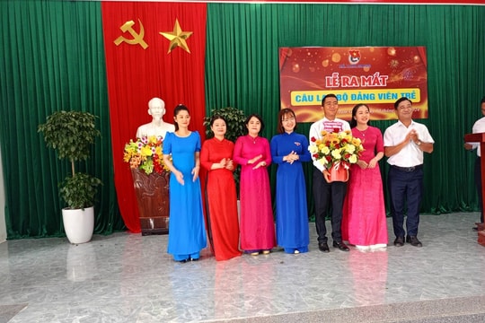 Núi Thành ra mắt Câu lạc bộ đảng viên trẻ đầu tiên