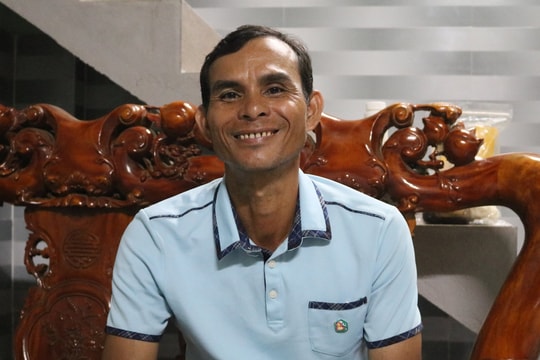 Trưởng bản làng Co làm gương vượt khó