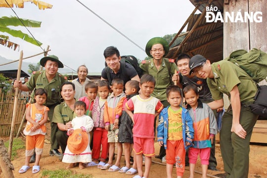 Người trẻ sống đẹp giữa thời đại số