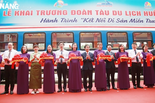 Khai trương đoàn tàu du lịch Huế - Đà Nẵng hành trình 'Kết nối di sản miền Trung'