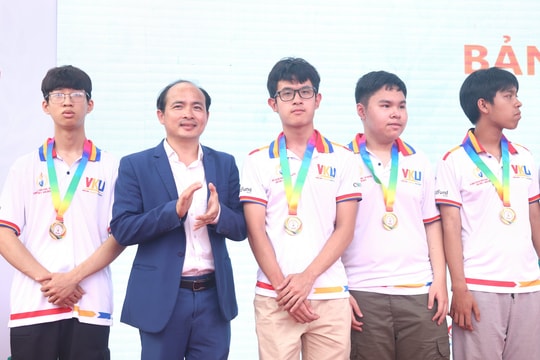 Nhiều học sinh Quảng Nam đoạt giải cao tại kỳ thi Olympic Tin học miền Trung – Tây Nguyên năm 2024