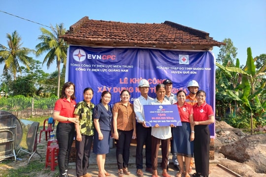 Tổng Công ty Điện lực miền Trung hỗ trợ 5 nhà tình nghĩa cho hộ gia đình khó khăn