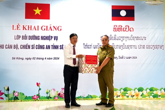 Khai giảng Lớp bồi dưỡng nghiệp vụ cho cán bộ, chiến sĩ Công an tỉnh Sê Kông