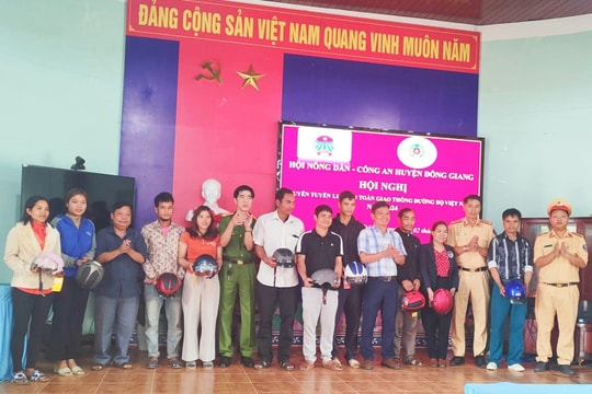 Đông Giang tuyên truyền Luật Giao thông đường bộ cho hội viên nông dân