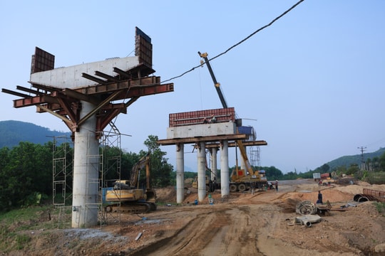 Giải phóng mặt bằng để mở rộng Quốc lộ14E qua Phước Sơn: “Điểm nghẽn” thuộc khu vực các dự án trồng rừng