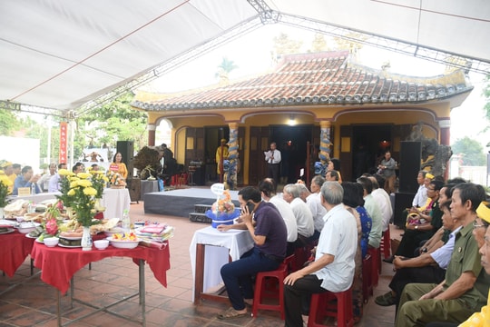 Khai hội làng Hương Trà