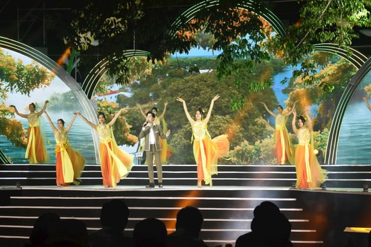 Tưng bừng khai mạc lễ hội “Tam Kỳ - Mùa hoa sưa 2024”