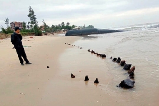 Tháng 4, sẽ khảo sát, khai quật “tàu cổ” chìm tại bờ biển Hội An