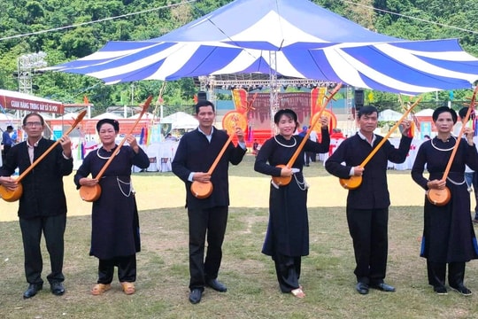 Nam Giang: Người Tày, Nùng giữ điệu hát then