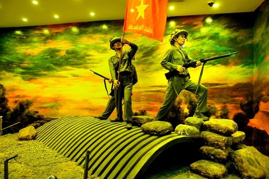 Từ những đốm lửa…