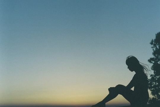 Nỗi nhớ vây quanh