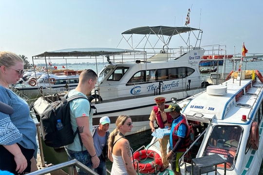 Công an Quảng Nam giữ yên đường thủy mùa du lịch