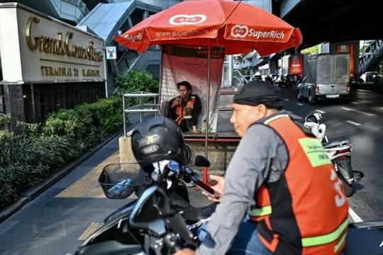 Người lao động ở Bangkok mưu sinh giữa nắng nóng khốc liệt