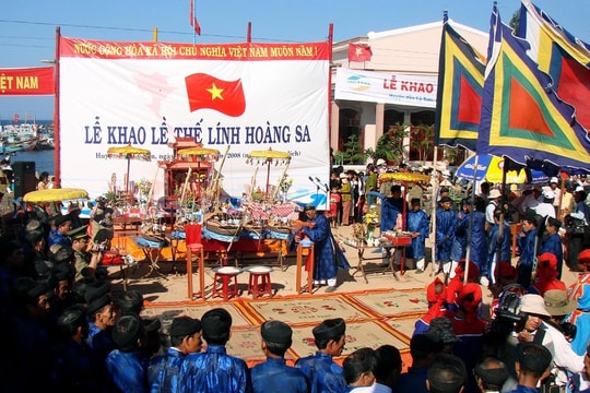 Lòng yêu nước từ lễ Khao lề thế lính Hoàng Sa