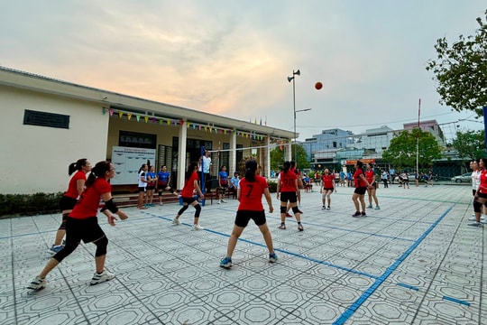 Hội Chữ thập đỏ phường Tân Thạnh tổ chức giải bóng chuyền hơi nữ