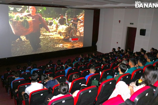 Chiếu phim lịch sử miễn phí cho thanh thiếu nhi và người dân