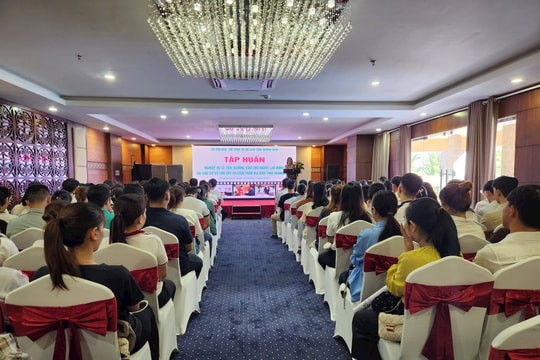 Tập huấn nghiệp vụ lễ tân, buồng, bàn cho 150 lao động du lịch