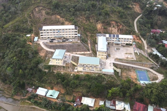 Kè chống sạt lở Trường THPT Võ Chí Công (Tây Giang): Chưa chọn được phương án tối ưu