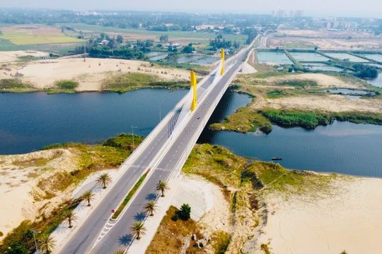 Đề xuất chia thành nhiều lô để bán đấu giá cát sau nạo vét sông Cổ Cò