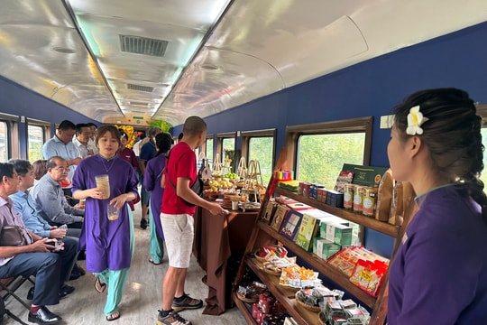 Kêu gọi doanh nghiệp tham gia khai thác các dịch vụ trên tàu hỏa du lịch tuyến qua Quảng Nam