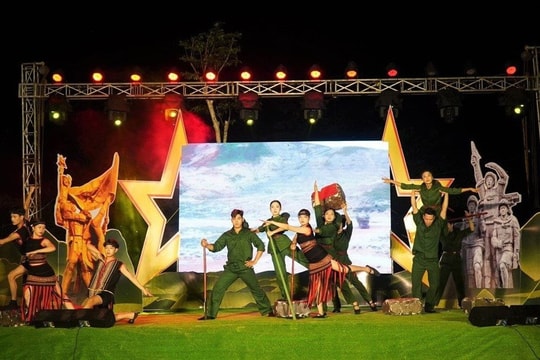 Sinh hoạt chính trị nhân kỷ niệm 70 năm Chiến thắng Điện Biên Phủ, 65 năm Ngày mở đường Hồ Chí Minh