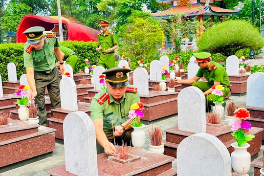 Tuổi trẻ Công an tỉnh Quảng Nam hành quân về nguồn