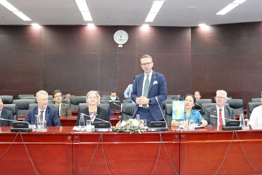 Bộ trưởng Bộ Cơ sở hạ tầng và nhà ở Thụy Điển thăm, làm việc tại Đà Nẵng