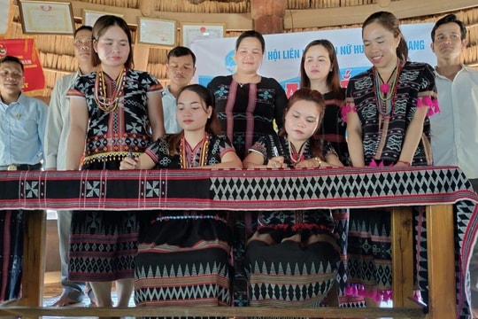 Hiệu quả bước đầu từ mô hình “5 có 3 sạch” của phụ nữ Tây Giang