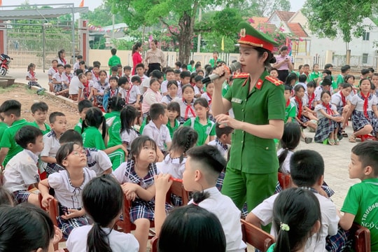 Công an Tam Kỳ tuyên truyền, phổ biến Luật Căn cước cho học sinh