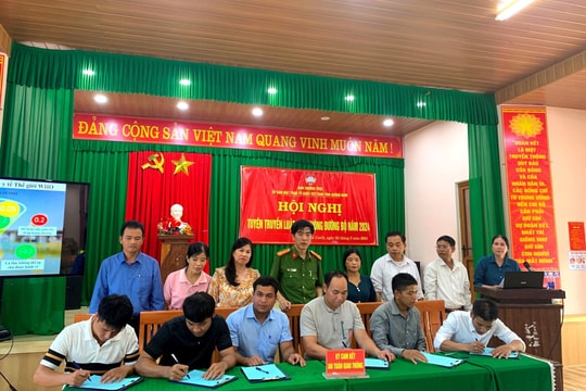 Tuyên truyền Luật Giao thông đường bộ tại xã Mà Cooih