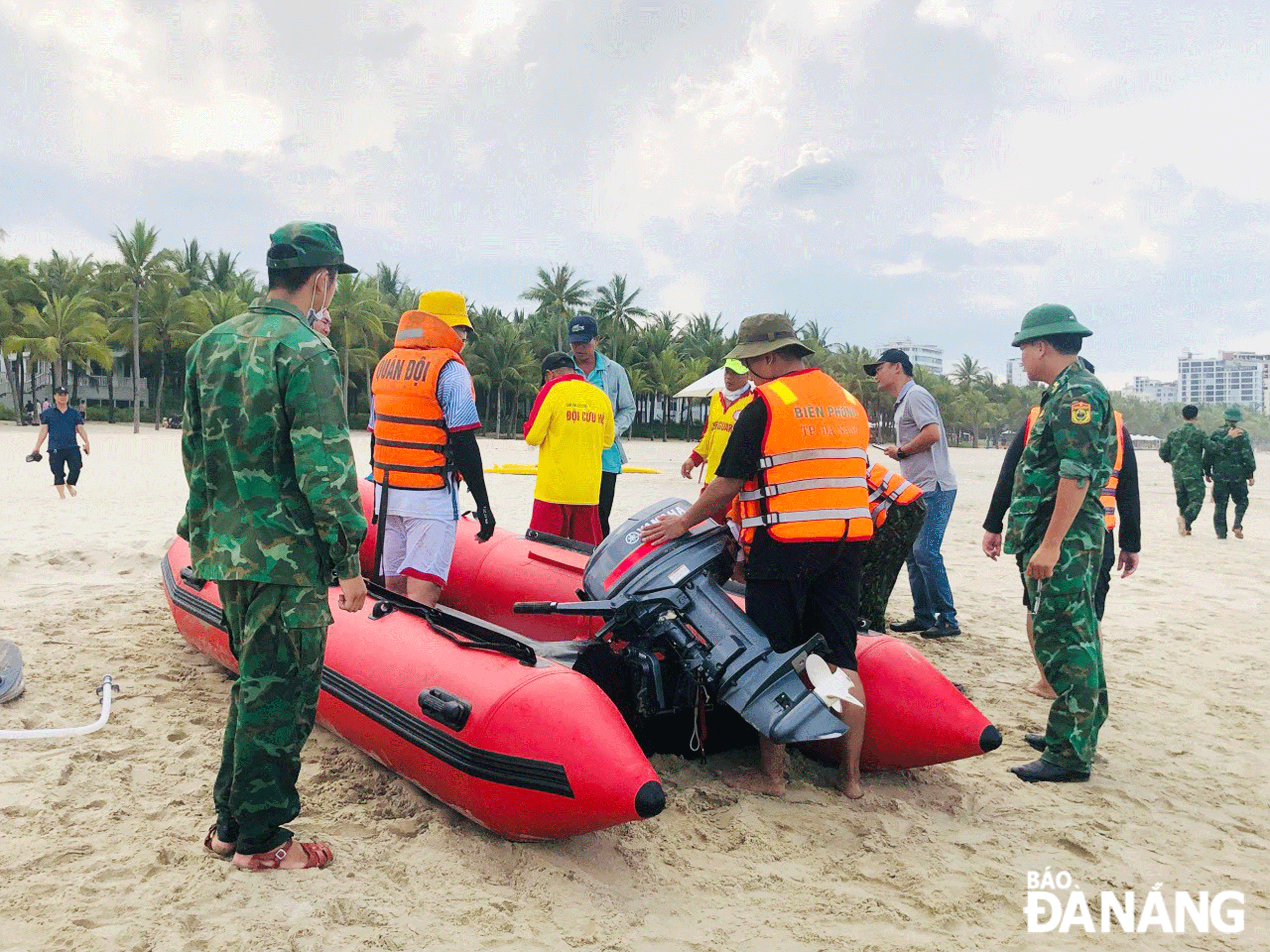 Nỗ lực bảo vệ nguồn lợi thủy hải sản, tìm kiếm cứu nạn