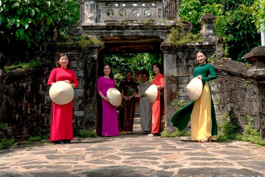 Níu giữ hồn quê