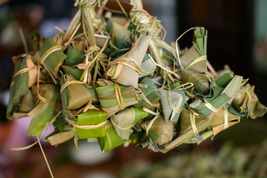 Tết Đoan ngọ, ăn bánh ú tro