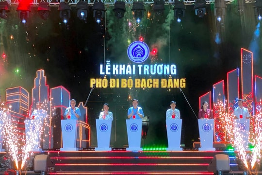 Đà Nẵng khai trương phố đi bộ Bạch Đằng phục vụ khách du lịch