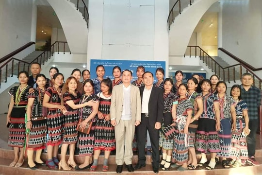 Đông Giang bảo tồn nghề dệt thổ cẩm