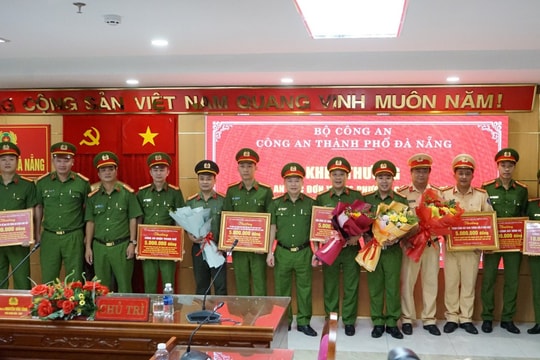 Khen thưởng nhiều tập thể có thành tích xuất sắc trong công tác đấu tranh, phòng chống tội phạm