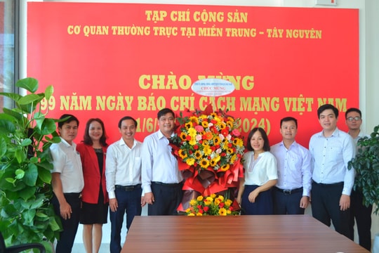 Trưởng ban Nội chính Tỉnh ủy Nguyễn Mạnh Hà thăm các cơ quan báo chí tại Đà Nẵng