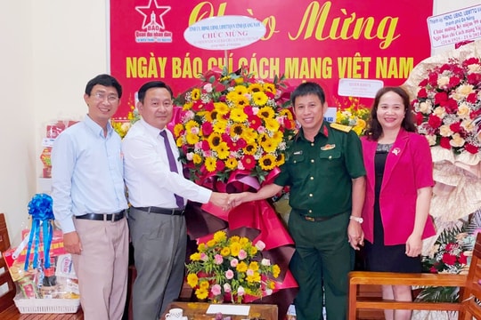 Phó Chủ tịch HĐND tỉnh Nguyễn Công Thanh thăm cơ quan báo chí tại TP.Đà Nẵng