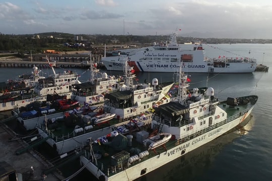 Bộ Tư lệnh Vùng Cảnh sát biển 2 đấu tranh, xua đuổi hơn 300 lượt tàu nước ngoài ra khỏi vùng biển chủ quyền Việt Nam