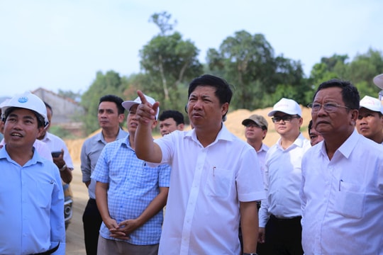 Bí thư Tỉnh ủy Lương Nguyễn Minh Triết: "Địa phương nếu cần thiết phải bố trí thêm cán bộ để giải quyết vướng mắc cho dự án Liên kết vùng miền Trung"