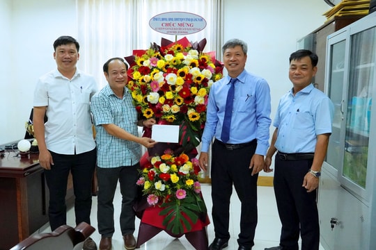 Quyền Chủ tịch UBND tỉnh Hồ Quang Bửu chúc mừng Ngày Báo chí Cách mạng Việt Nam