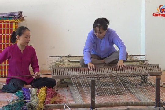 Thăm làng mộc Kim Bồng