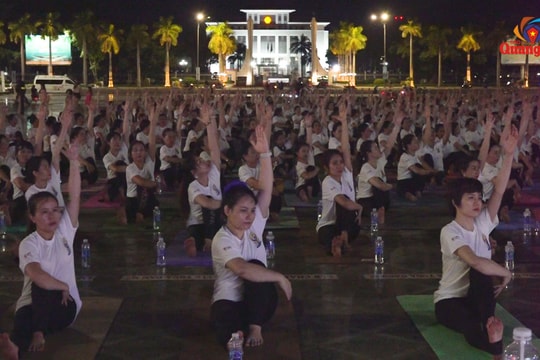 Lan tỏa tình yêu yoga trong cộng đồng