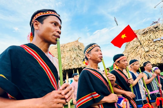 Lạ mắt với không gian trưng bày văn hóa các tộc người vùng cao Nam Giang