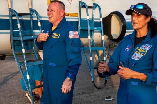 NASA chạy đua giải cứu 2 phi hành gia bị mắc kẹt