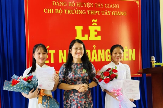 Tây Giang phát triển đảng viên trong trường học