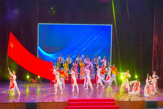 Hơn 200 diễn viên tham gia Liên hoan tiếng hát cán bộ, viên chức, người lao động thị xã Điện Bàn 2024