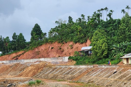 Bổ sung chi phí xây dựng gói thầu xây lắp số 2 công trình Kè sông Trường