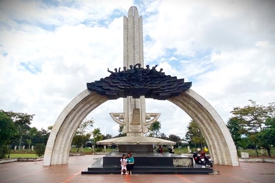 Đề xuất nâng cấp Tượng đài Dũng sĩ Điện Ngọc